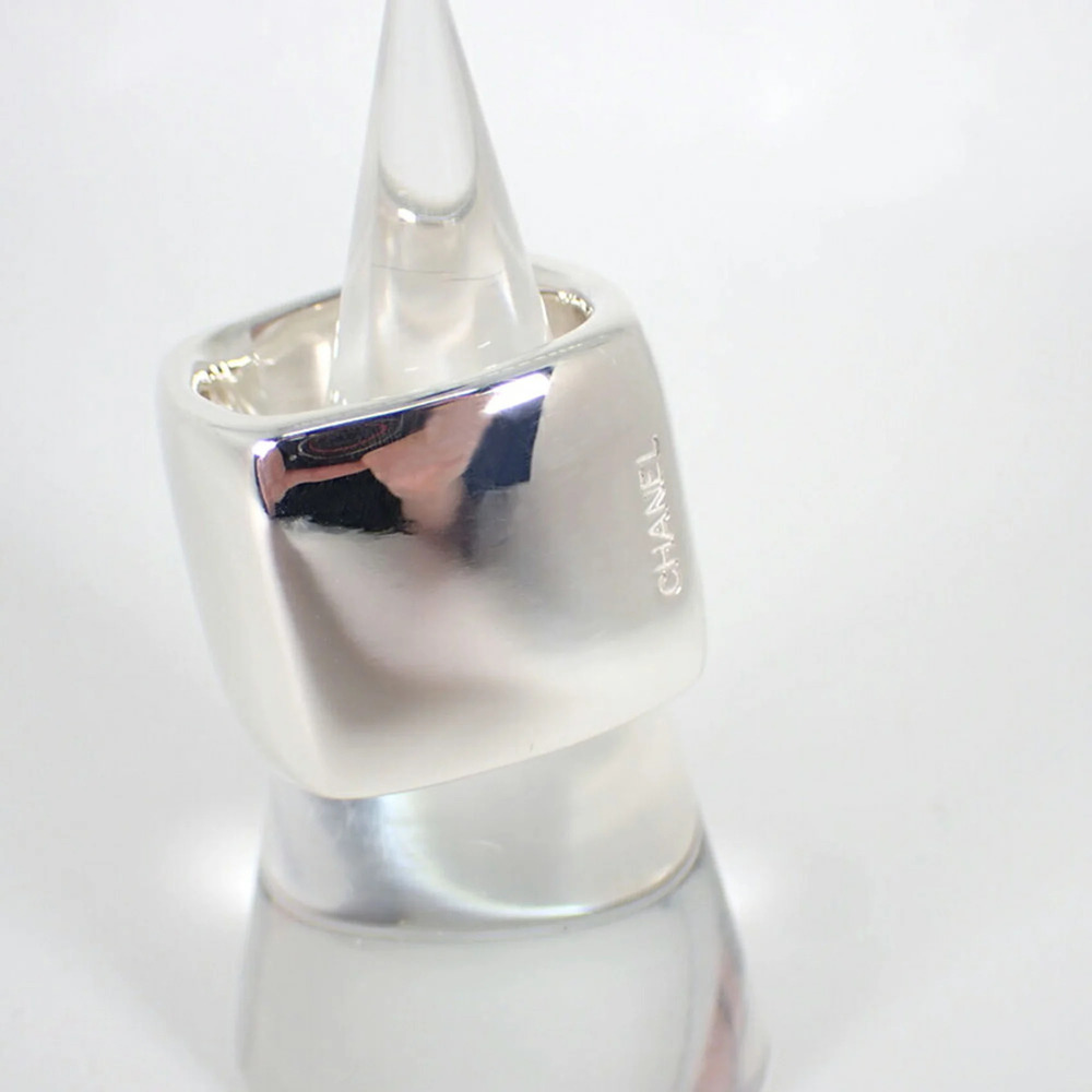 CHANEL Silver Ring - Picture 3 of 10